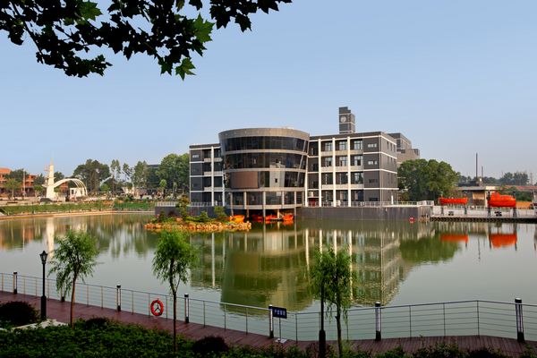 武汉海事职业学院